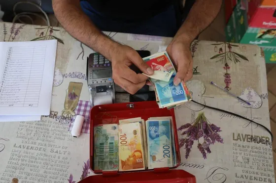 Effacement des dettes : une initiative qui « prospère » en Cisjordanie