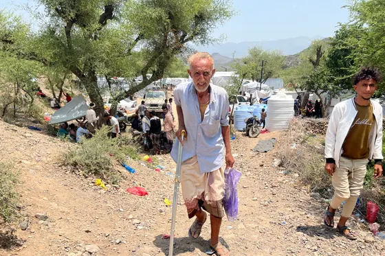Les camps de Taiz débordent de Yéménites fuyant les combats après l'offensive des Houthis