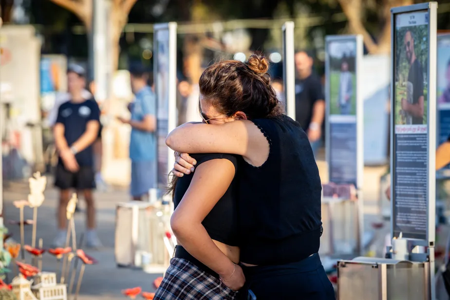 Commémoration des attentats du 7-Octobre | Les larmes se mêlent à la politique
