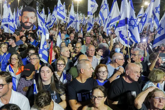 Des milliers d'Israéliens manifestent contre le gouvernement Netanyahu quelques jours avant les élections