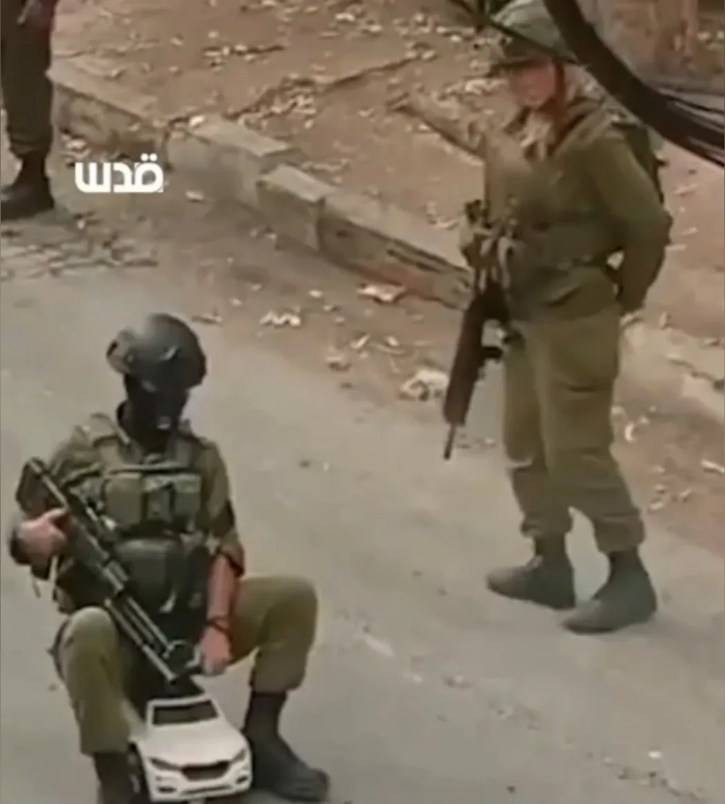 L’armée d’occupation s’ennuie : Il faut bien qu’elle se distraie…