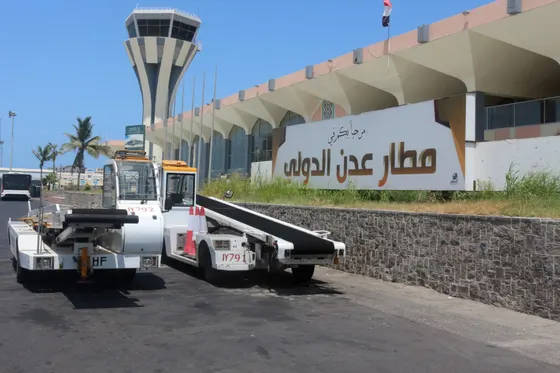 Le gouvernement yéménite affirme que les Houthis ont tiré deux missiles sur l’aéroport d’Aden