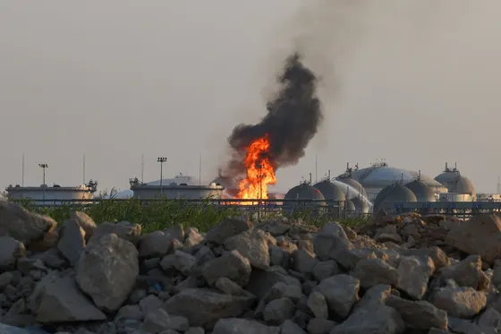 Les Houthis revendiquent plusieurs frappes contre l’aéroport de Riyad