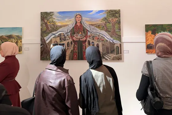 « Nos œuvres sont côte à côte » : l’art jette un pont entre Gaza et la Cisjordanie