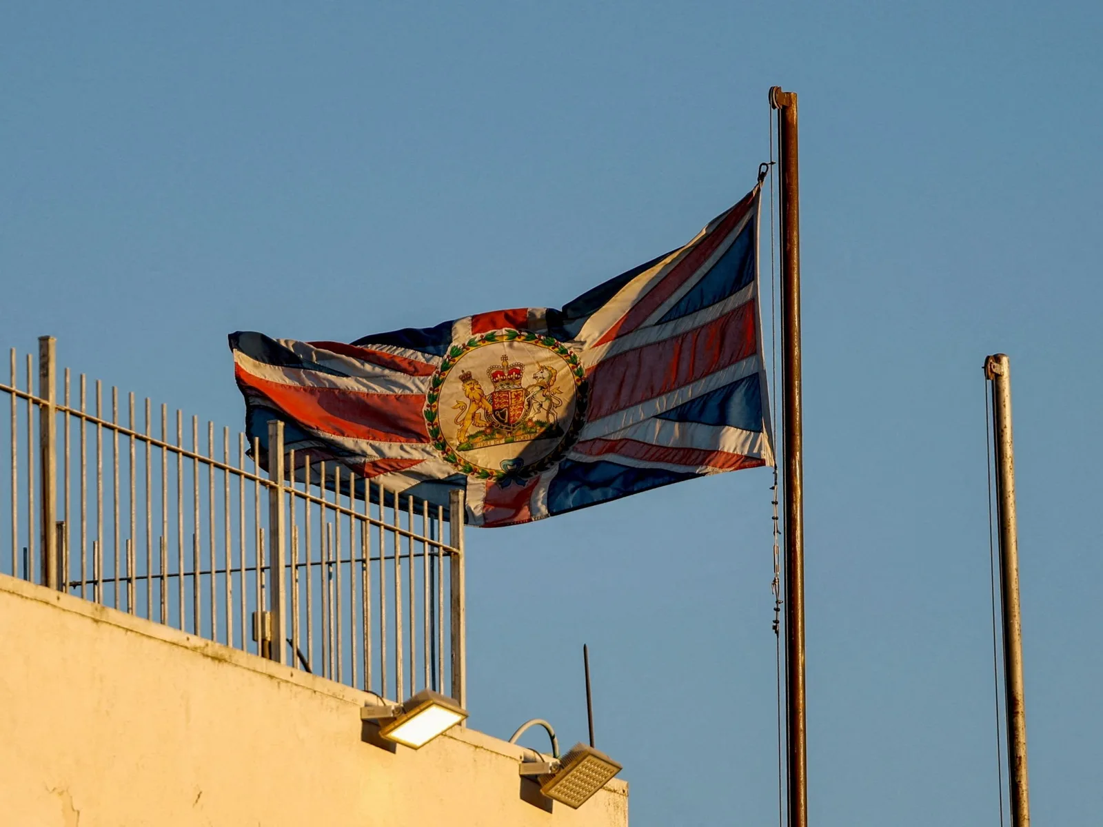 Retrait de la signalétique du consulat britannique à Jérusalem-Est à l'expiration du délai israélien