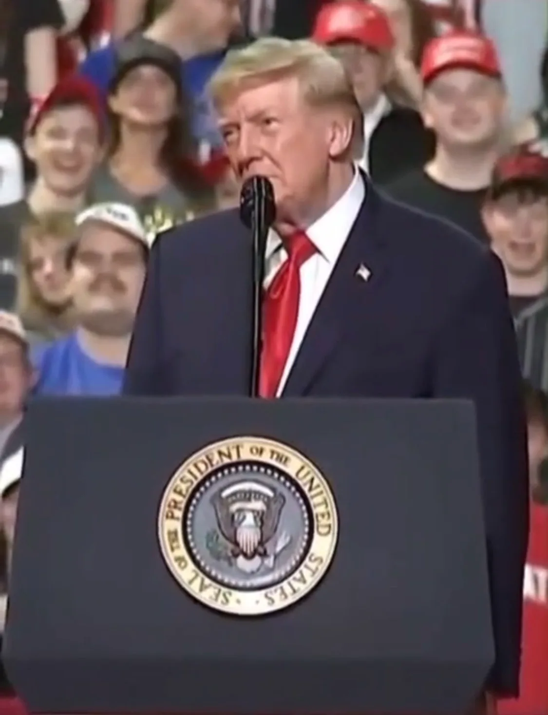 Trump menteur et fasciste ! (Vidéo)