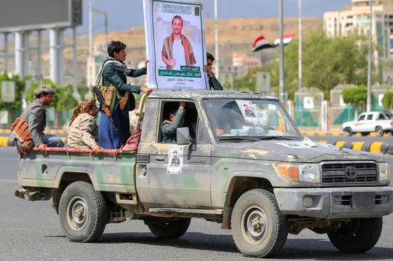 Alors que les Houthis s'emparent de Bab al-Mandeb, les États-Unis semblent disposés à observer de la touche
