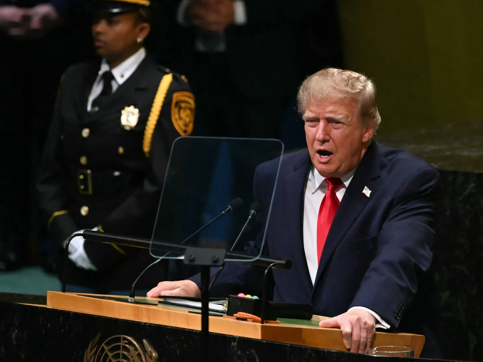 « Annihiler » contre attaques « écrasantes » : pourquoi l'Iran et les États-Unis durcissent leur rhétorique en pleine négociation