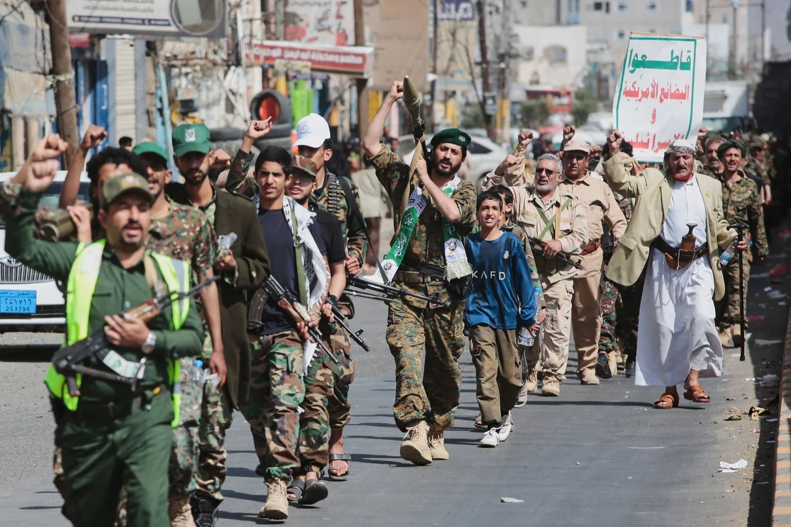Au Yémen, les Houthis progressent vers le détroit stratégique de Bab el-Mandeb