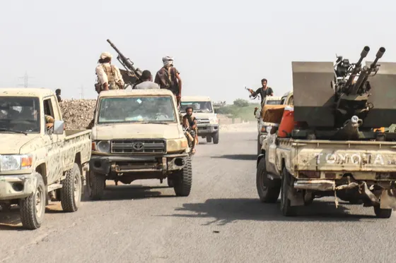 Au Yémen, les houthistes pro-Iran se lancent à l’assaut du détroit de Bab al-Mandab