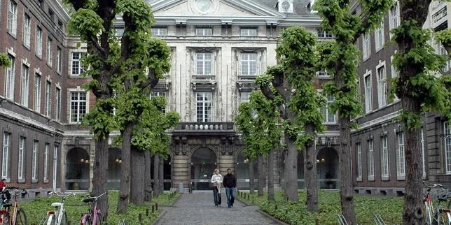 Belgique : les recteurs des grandes universités se disent « consternés » par le refus d’accueillir 13 étudiants de Gaza