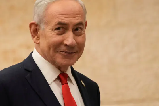 Benjamin Netanyahu a supervisé un génocide : selon lui, c'est lui la victime