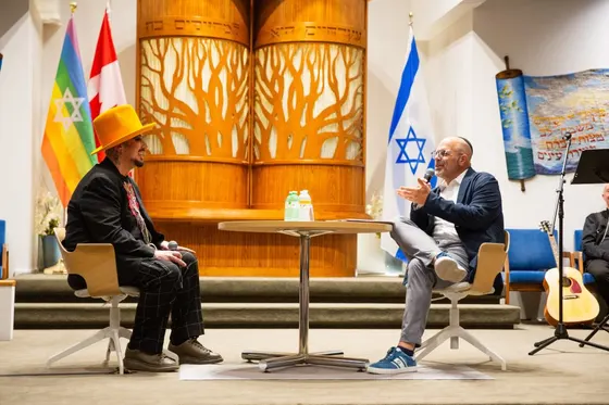 Boy George honoré par la communauté juive de Vancouver pour son soutien à Israël