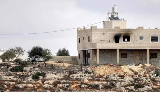 Cisjordanie : plus de 100 colons israéliens attaquent un village palestinien ; Benyamin Nétanyahou dénonce leur comportement