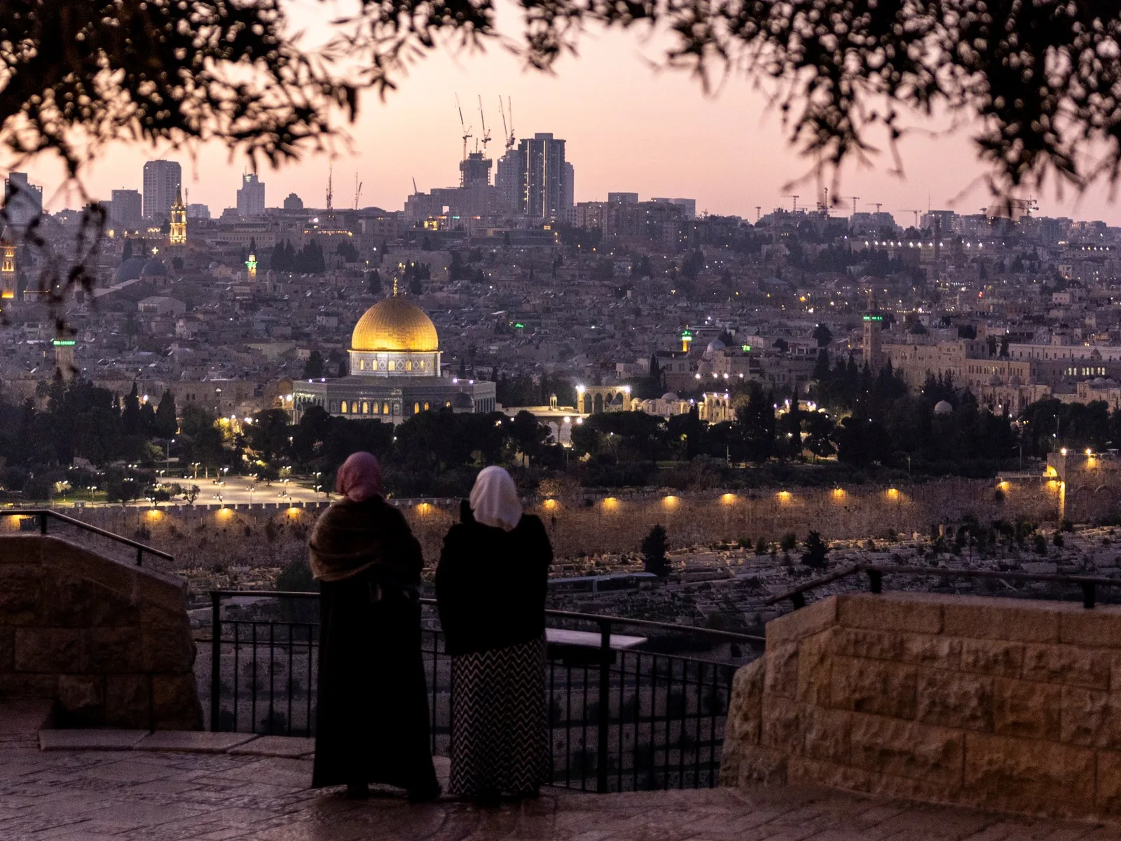 Des colons israéliens prennent d'assaut Al-Aqsa dans le dernier ciblage de sites de Jérusalem-Est