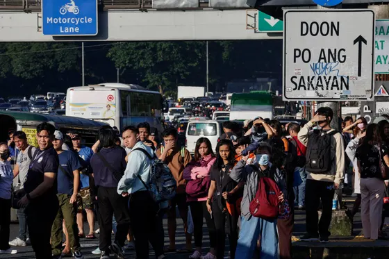 Des milliers de chauffeurs en grève aux Philippines contre la hausse des prix du carburant