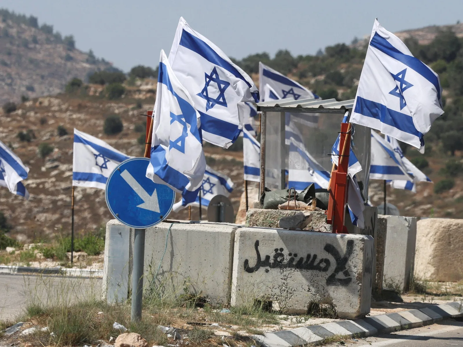 Des organisations caritatives et groupes de protestation britanniques condamnent la menace d'interdiction israélienne après les sanctions