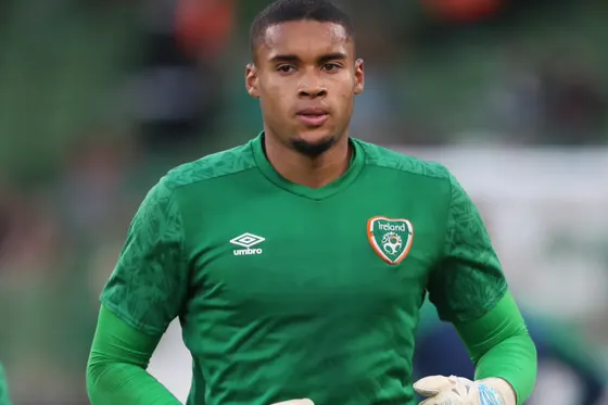 Football : honneur à Gavin Bazunu !