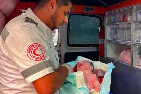 Gaza : les femmes qui accouchent dans la rue