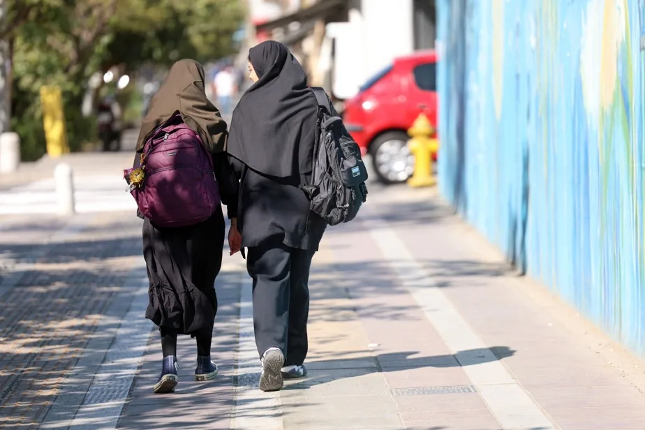 Guerre en Iran | Les écoliers retrouvent le chemin des classes