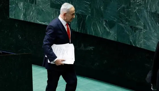 Inculpé par la CPI, Benyamin Nétanyahou survole une nouvelle fois l’espace aérien français sans être inquiété