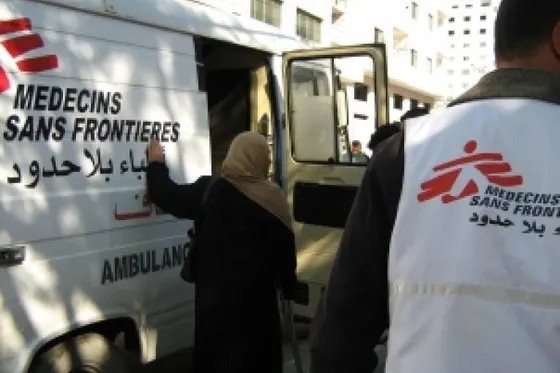 Israël bombarde un bus MSF à Gaza
