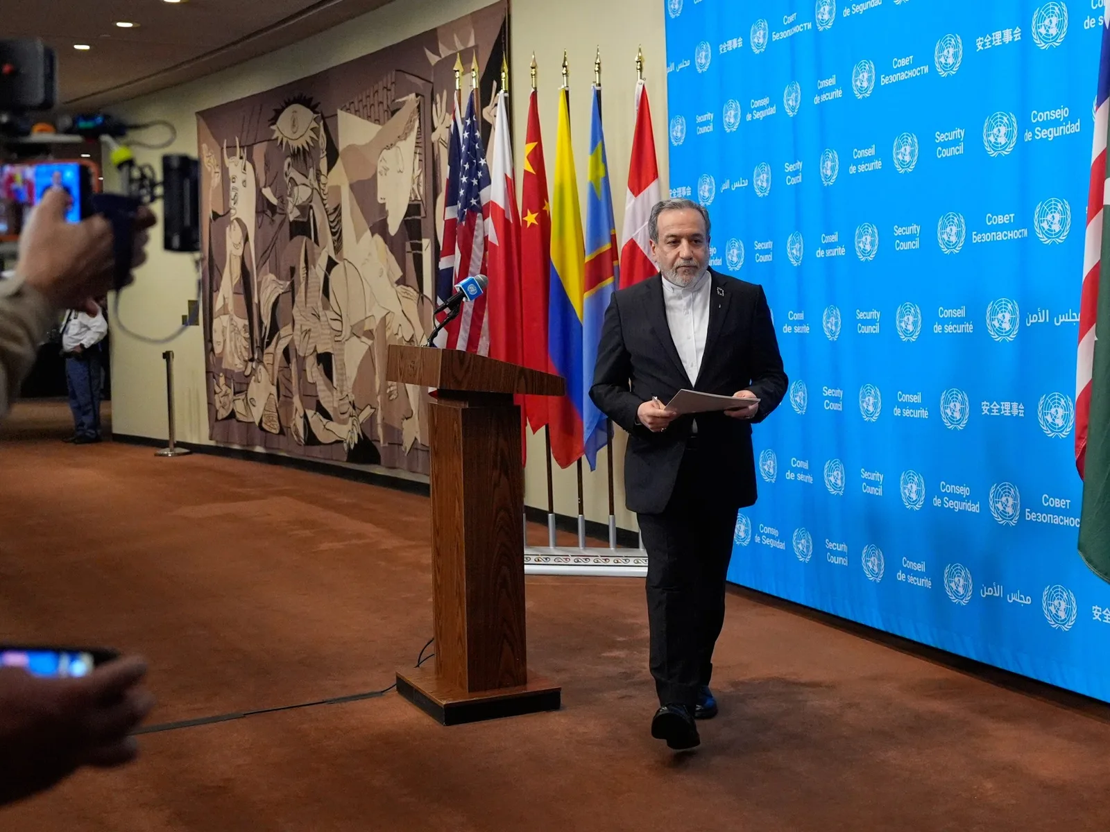 L'Iran dit attendre la réponse américaine sur une feuille de route de sept jours pour mettre fin à la guerre