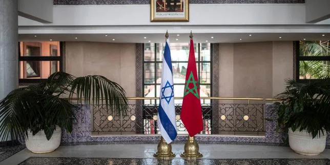 L’ouverture conjointe d’ambassades au Maroc et en Israël, une annonce historique contestée dans le royaume