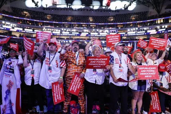 La guerre contre l'Iran plane sur Trump à la convention républicaine de mi-mandat à Dallas