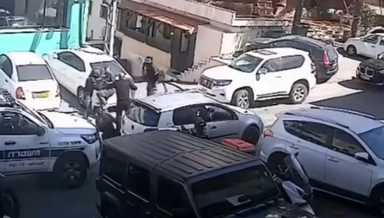 La police israélienne exécute un jeune Israélo-Palestinien après l’avoir interpelé et menotté