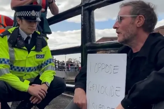 Le chanteur de Massive Attack arrêté lors d'une manifestation pro-palestinienne au Royaume-Uni