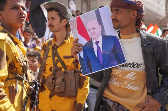 Le dirigeant yéménite appelle la population à s'enrôler et offre l'amnistie aux déserteurs houthis