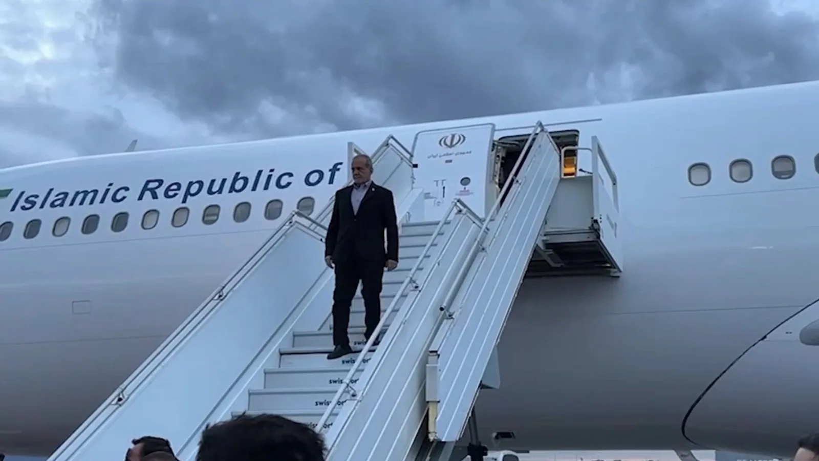 Le président iranien Masoud Pezeshkian arrive à New York pour l'Assemblée générale de l'ONU