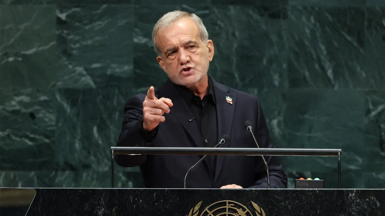 Le président iranien Pezeshkian fustige les États-Unis « terroristes » mais prône la diplomatie dans son discours à l'ONU