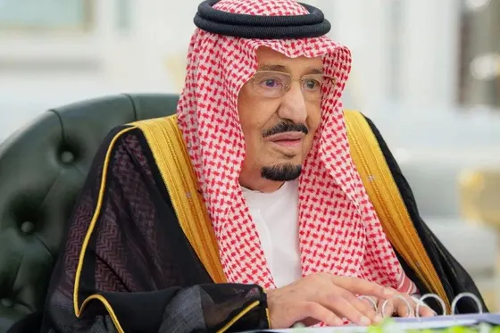 Le roi saoudien Salmane dénonce le ciblage de La Mecque par les houthis « terroristes »