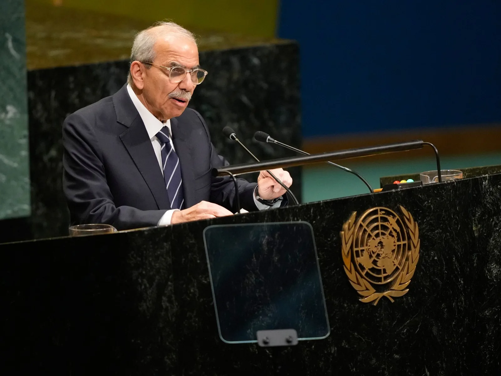 Les bombardements israéliens se poursuivent alors que le Premier ministre libanais exige le retrait dans son discours à l'ONU