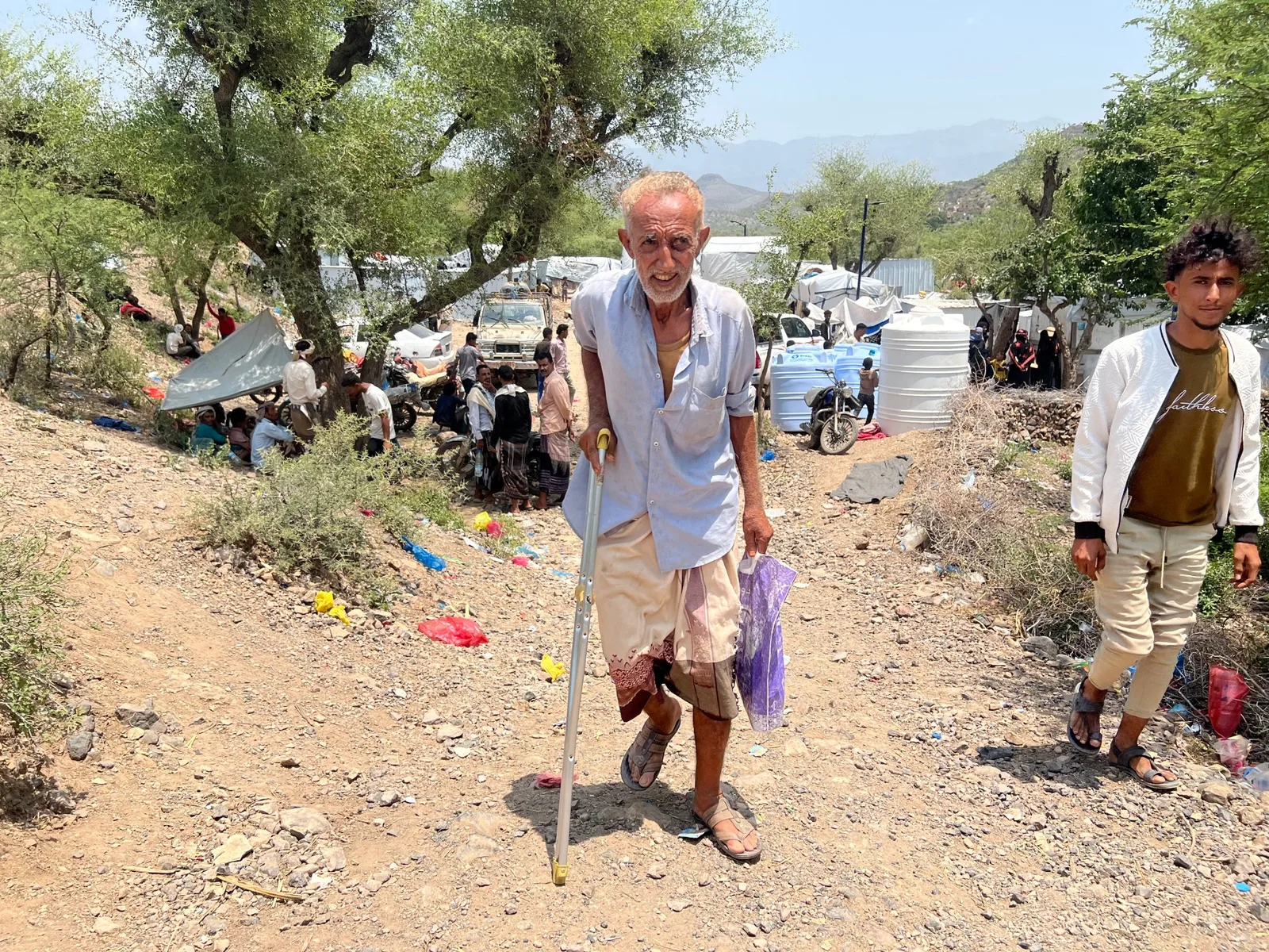 Les camps de Taiz débordent de Yéménites fuyant les combats après l'offensive des Houthis