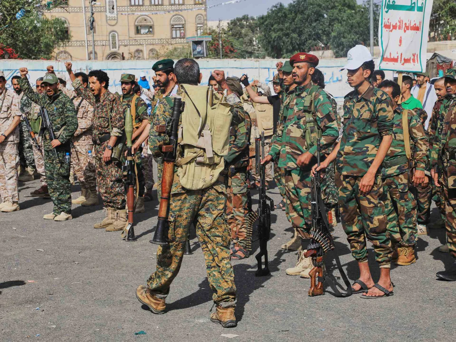 Les forces gouvernementales yéménites déclarent avoir visé des "membres et des véhicules" Houthis à Mocha