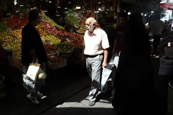 « Les gens n’ont plus d’argent » : les Iraniens en première ligne face aux sanctions américaines