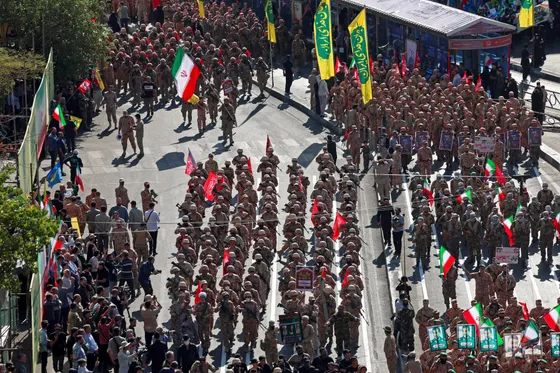 Les Iraniens se mobilisent dans leur plus grande démonstration de défi contre les États-Unis depuis le début de la guerre