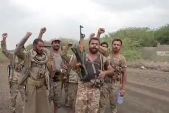Les nations de la mer Rouge observent les Houthis s'emparer du détroit de Bab al-Mandeb