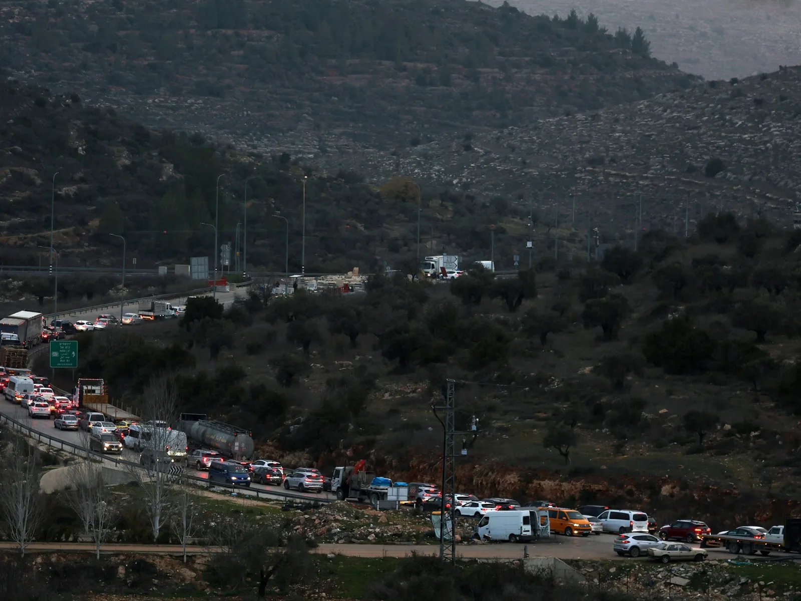Les postes de contrôle israéliens en Cisjordanie étouffent l'économie palestinienne