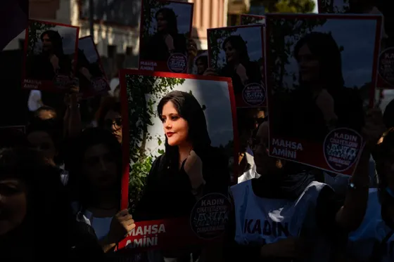 Manifestations «Femme, Vie, Liberté» en 2022 : Amnesty International accuse les autorités iraniennes de crimes contre l’humanité