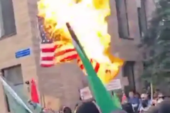 Manifestations massives en Irlande contre la visite de Trump