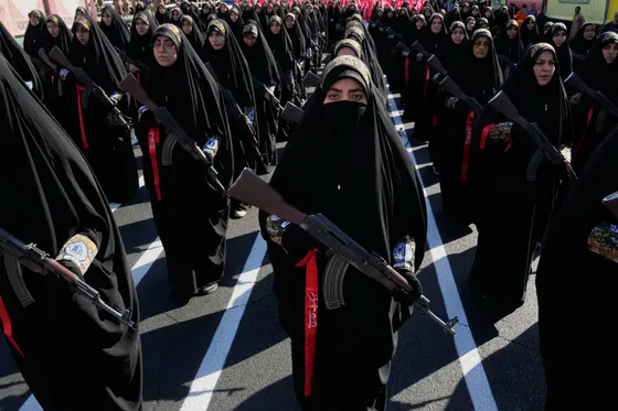 Qu'est-ce qui motive les autorités iraniennes à lancer une campagne de mobilisation de masse ?