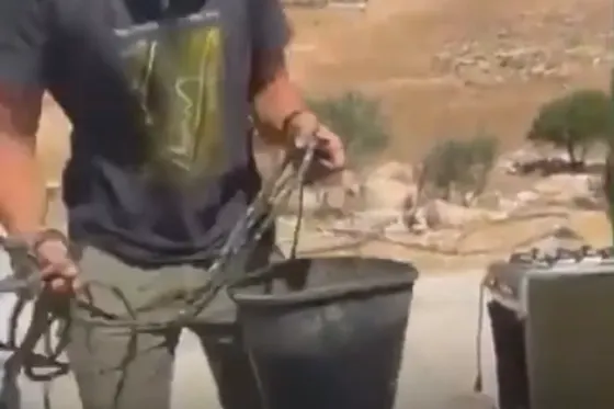 Quand les colons se font filmer en train de vider les puits des Palestiniens