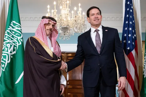 Rubio et le ministre saoudien des Affaires étrangères s'entretiennent sur le Yémen et le détroit d'Ormuz