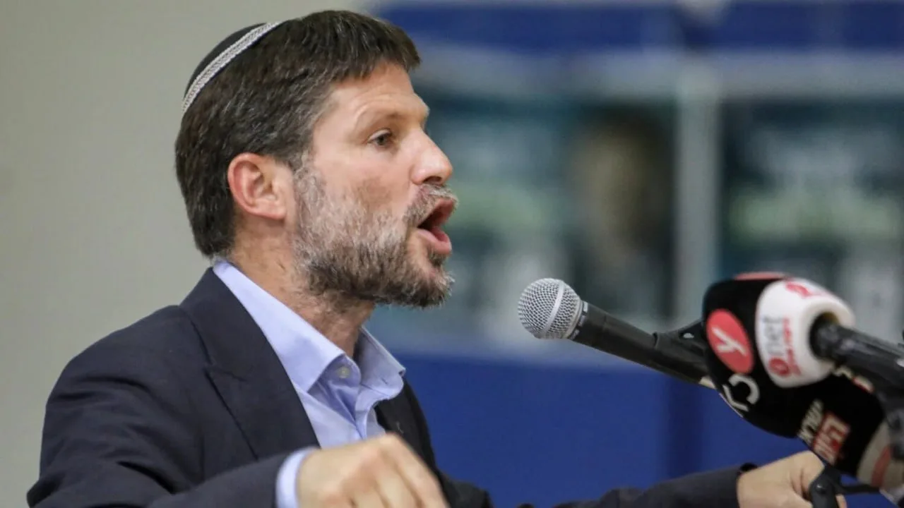 Smotrich demande que chaque pays européen prenne 20 à 30.000 « nazis » palestiniens de Gaza