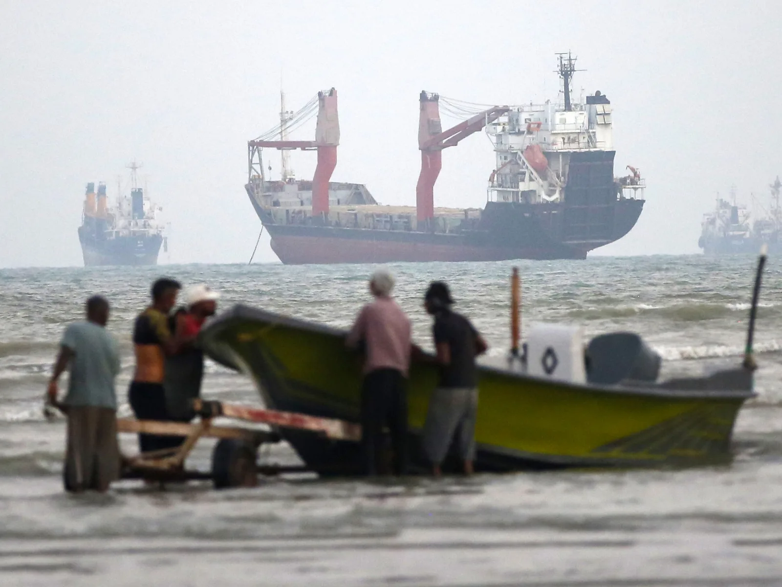 Solution temporaire pour Hormuz reportée alors que le sommet irano-arabe échoue
