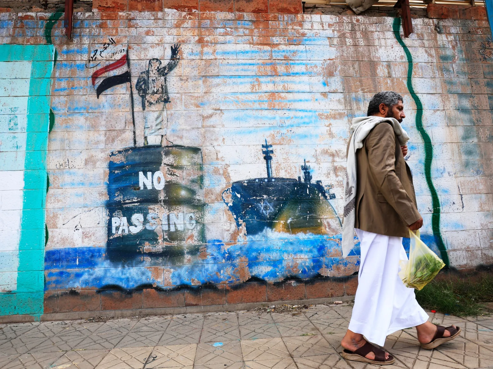 « Triomphe divin » : l'Iran célèbre la capture par les Houthis de la côte yéménite de la mer Rouge